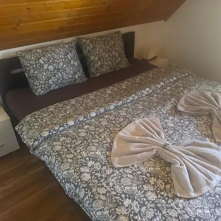 度假居 Dovolenkovy Dom Tatravill *